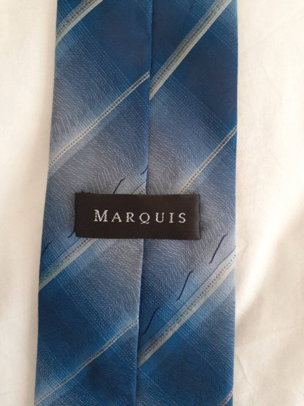 Marquis Men's tie blue line pattern - Picture 3 of 4